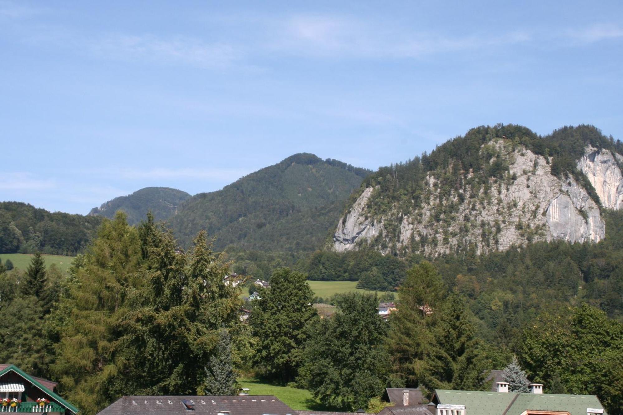 Hotel-Garni Schernthaner Sankt Gilgen Bagian luar foto