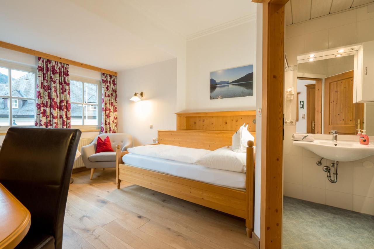 Hotel-Garni Schernthaner Sankt Gilgen Bagian luar foto